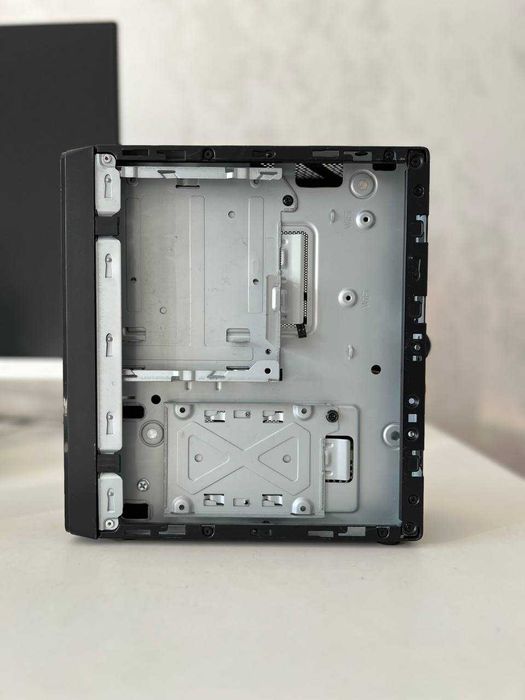 Корпус формата Mini ITX + блок питания