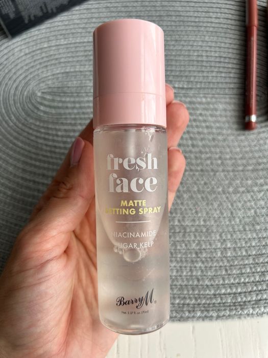 Фон дьо тен и ружове