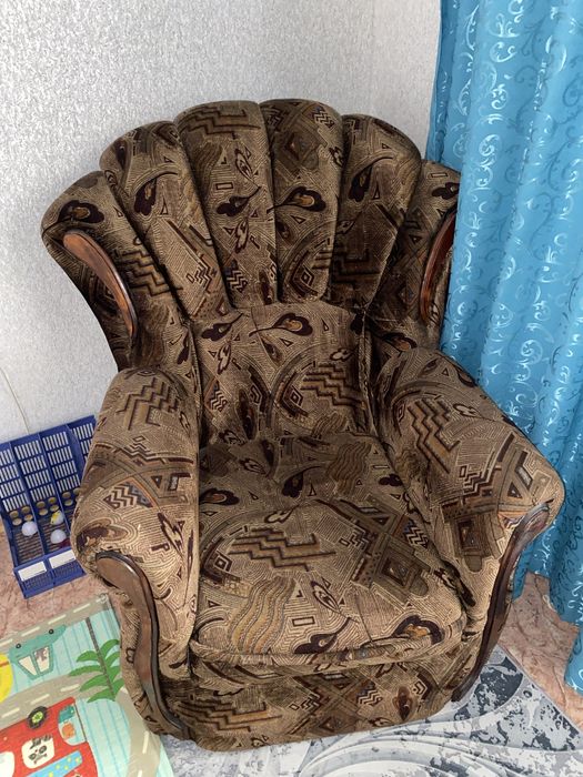 Продам два  кресла