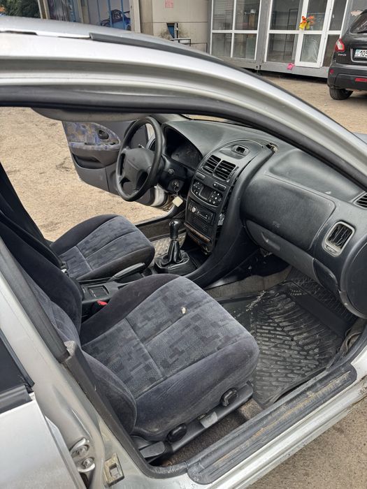 Mitsubishi Carisma 1997 Митсубиси