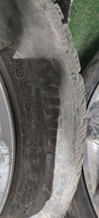 Продавам 4 броя зимни гуми с джанти и тасове – 205/55 R16