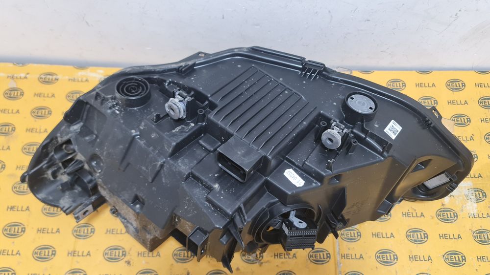 Far dreapta full led adaptive BMW 4 F32 F33 F36 M4 F82 facelift lci 7478158