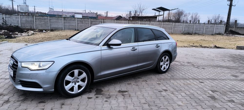Vând Audi A6 2012