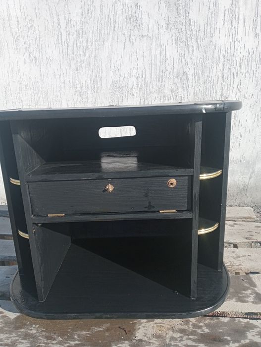 Продам под телевизор тумба