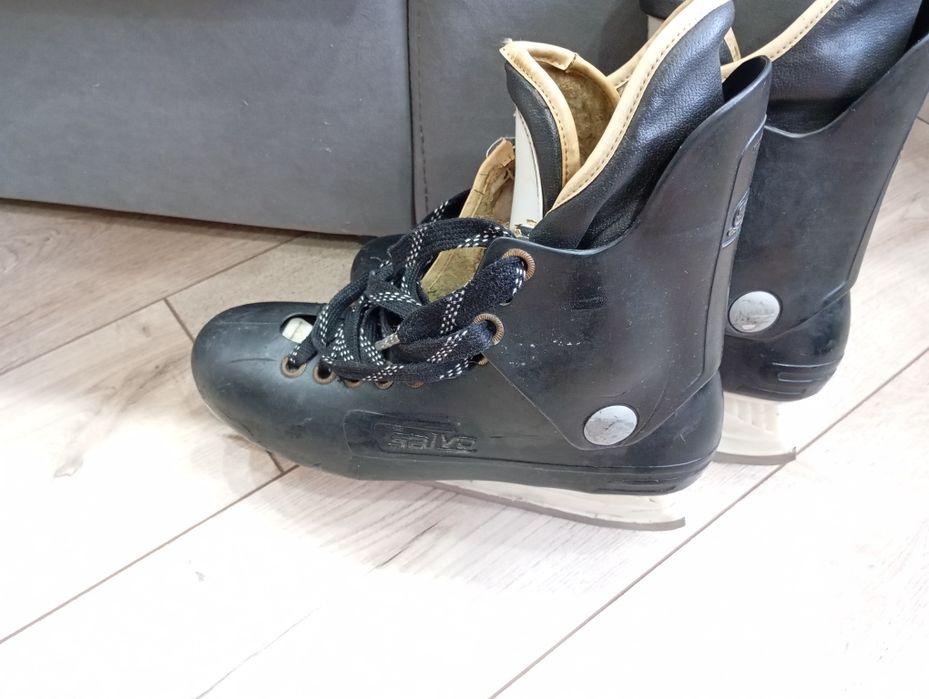 Продам коньки Salvo