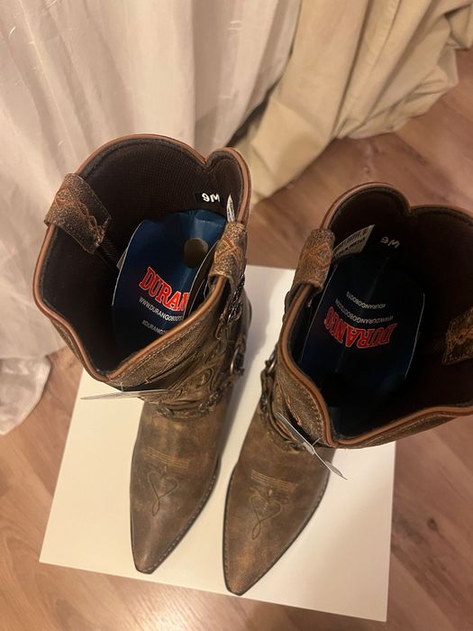 Cowoboyboots noi cu etichetă