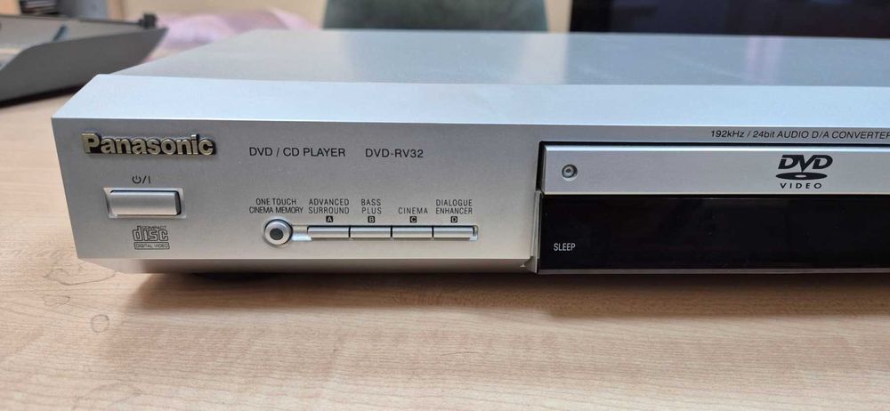 Продавам домашен DVD player Panasonic DVD-RV32 - 50 евро