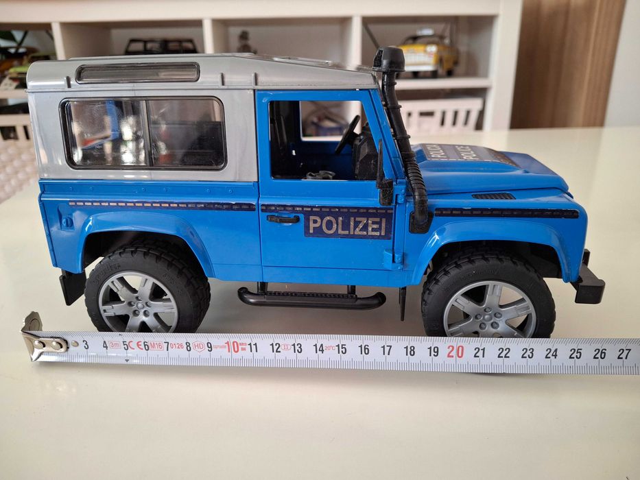 Джип Land Rover на Bruder, 27 см. Пластмасови интересни колички Смарт и Мини, 13-14 см.
