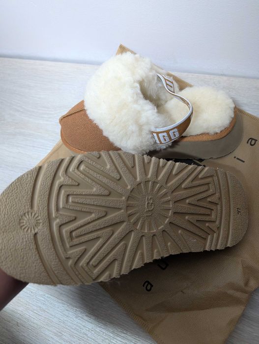 Ugg нови slippers