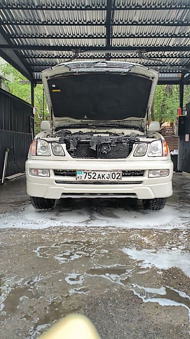 Lexus LX470 в отличном состоянии.