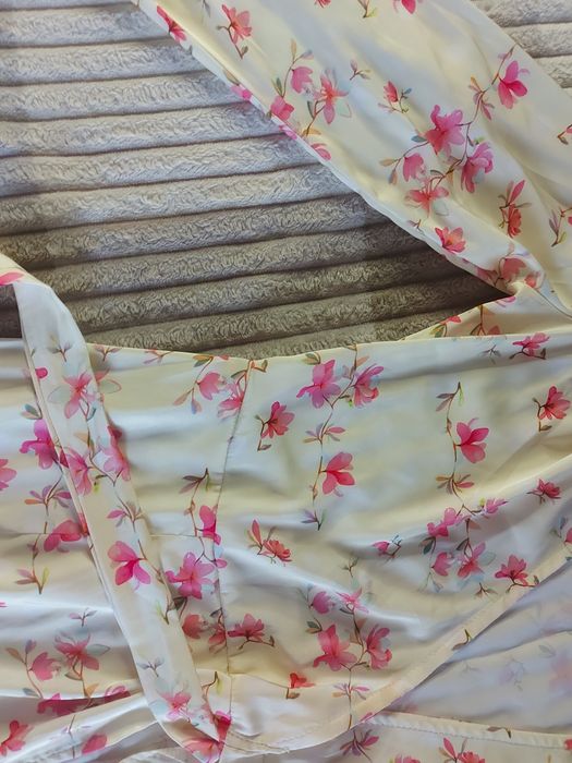 Летнее шелковое платье ванильного цвета