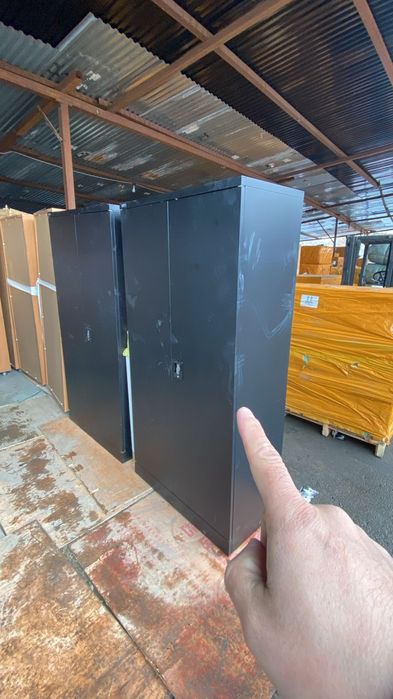 Металлические шкафы разные