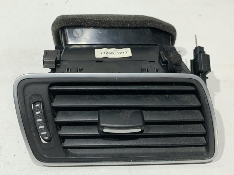 Grila ventilatie dreapta fata Volkswagen Passat B7 3AB819702A