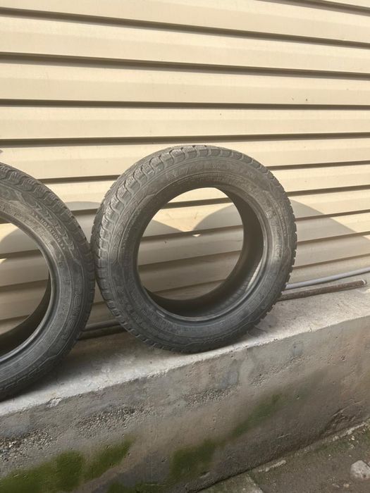 Продам резину зимнию 215/60/R17