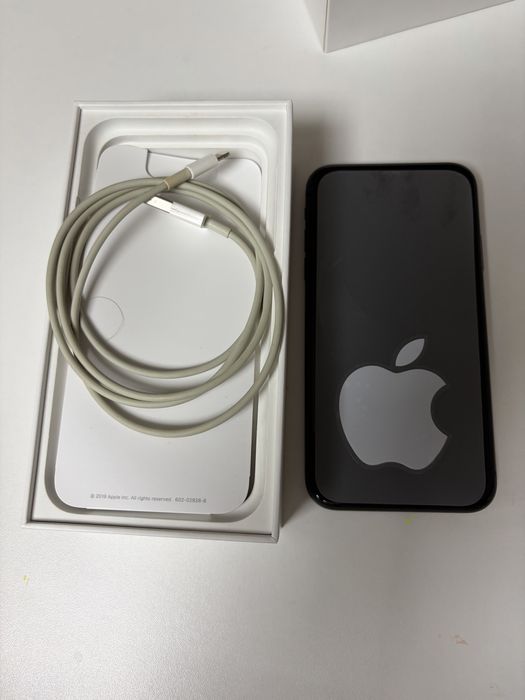 Iphone 11 64gb. Черный
