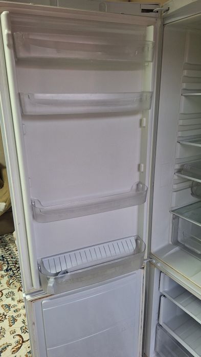 Холодильник бирюса