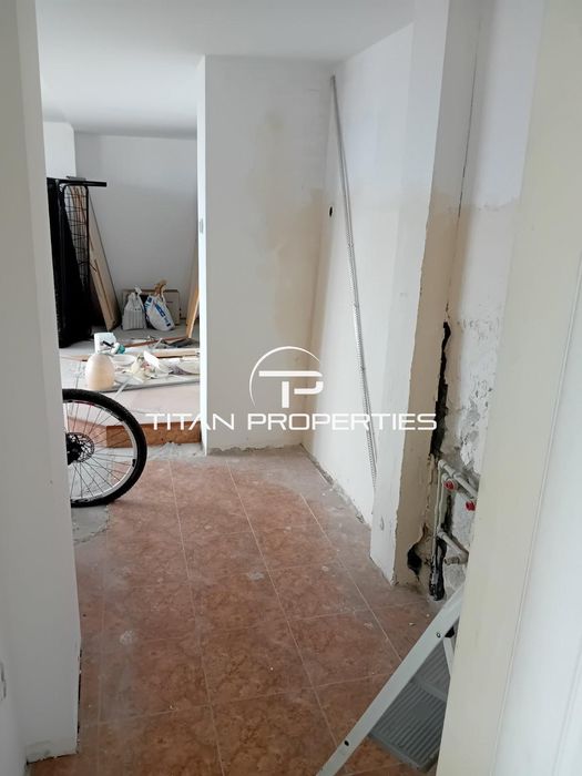 Продава се Двустаен апартамент в Бургас, Възраждане - 77 кв.м за 1955 €/кв.м - Снимка #2