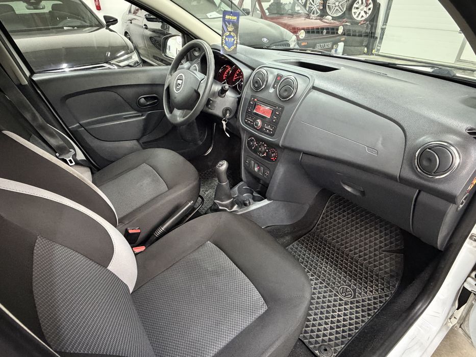 Dacia Sandero 1.2 Laureate – Benzină –
