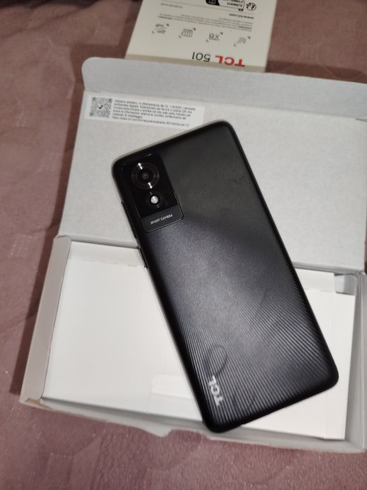 Telefon TCL nou nouț