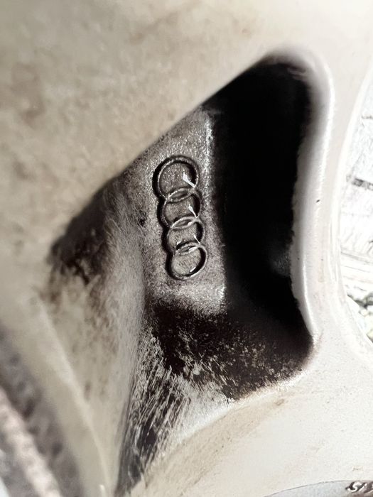 Оригинални джанти Ауди 5/112 Audi 5x112

Употребявани, Шумен