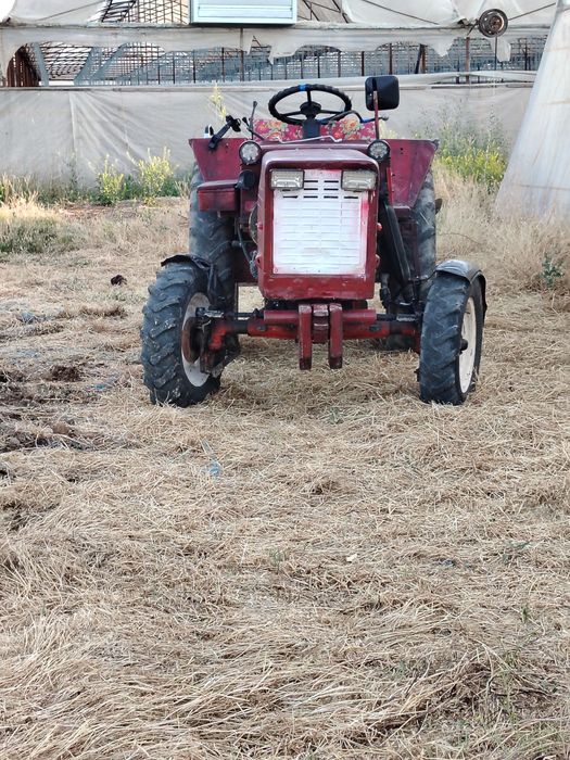 T25 traktor sotiladi