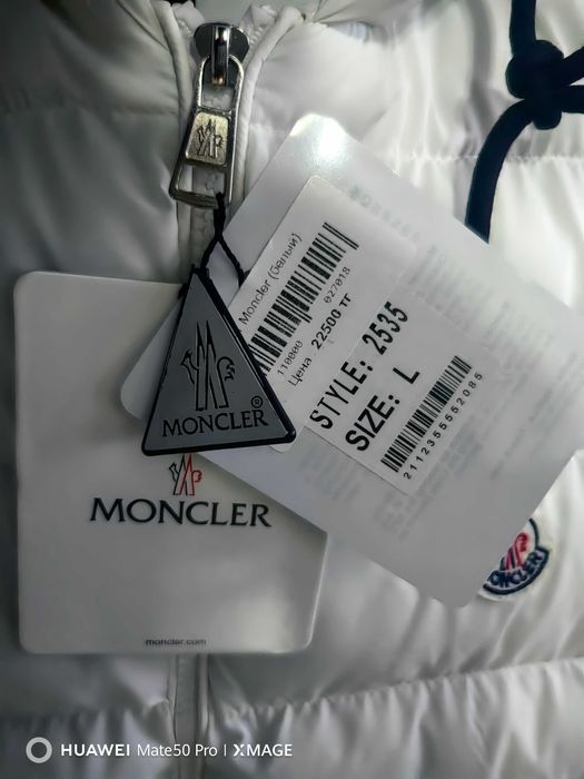 продам жилетку MONCLER