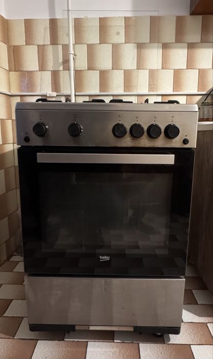 Aragaz Beko Inox, 4 arzătoare pe gaz