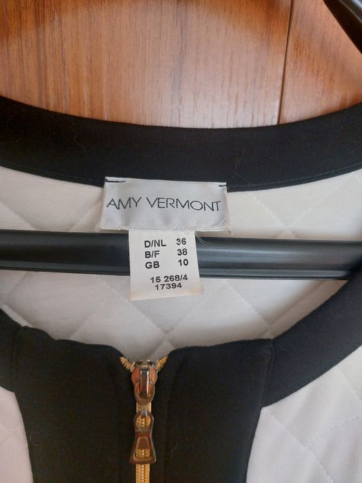 Дамско вталено якенце р-р М