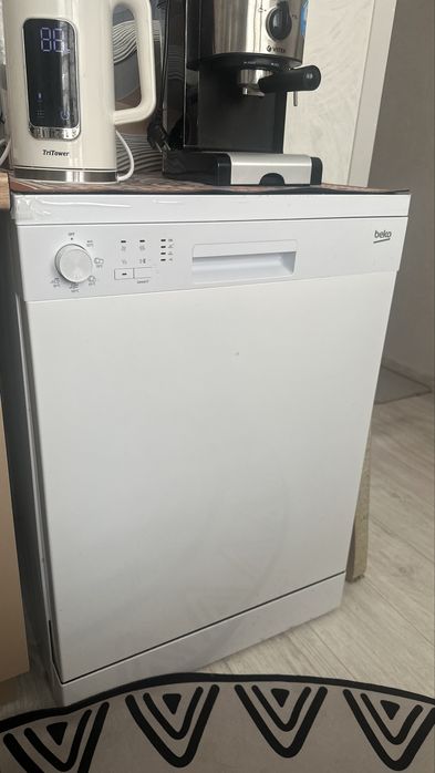 Посудомойка почти новая