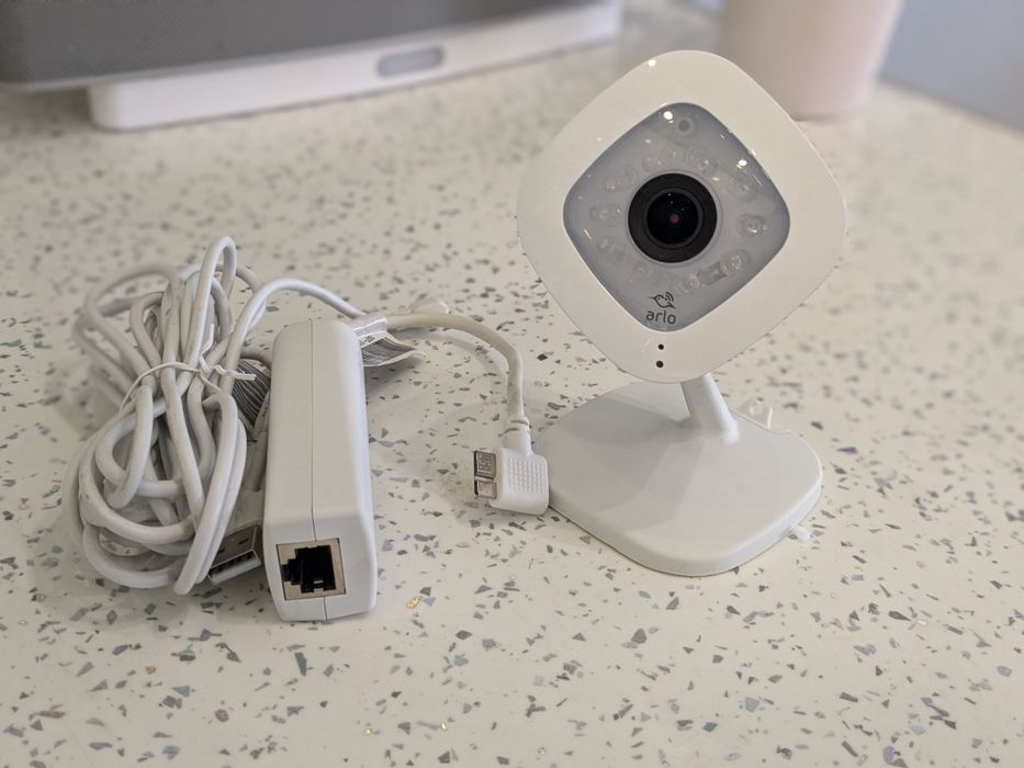 Netgear Arlo Q Plus