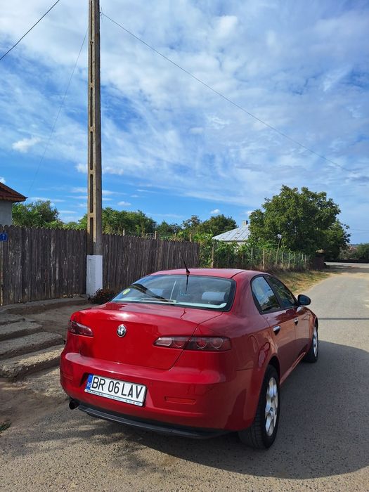 Vând Alfa Romeo 159