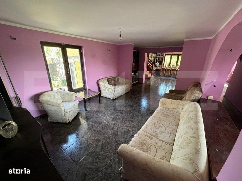 Casa , 330 mp si 1300mp teren, zona Plopeni