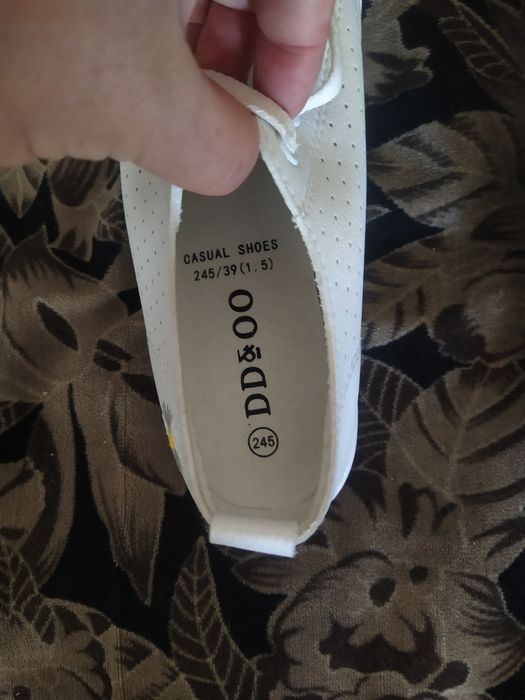 Продам женские кеды