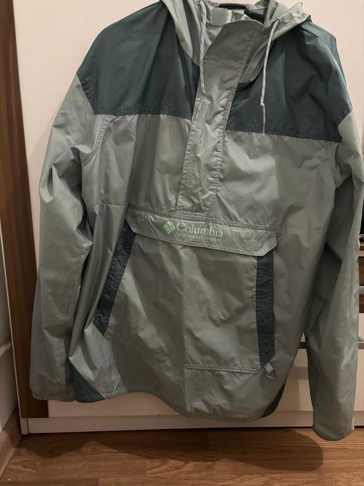 Vând jacheta Columbia