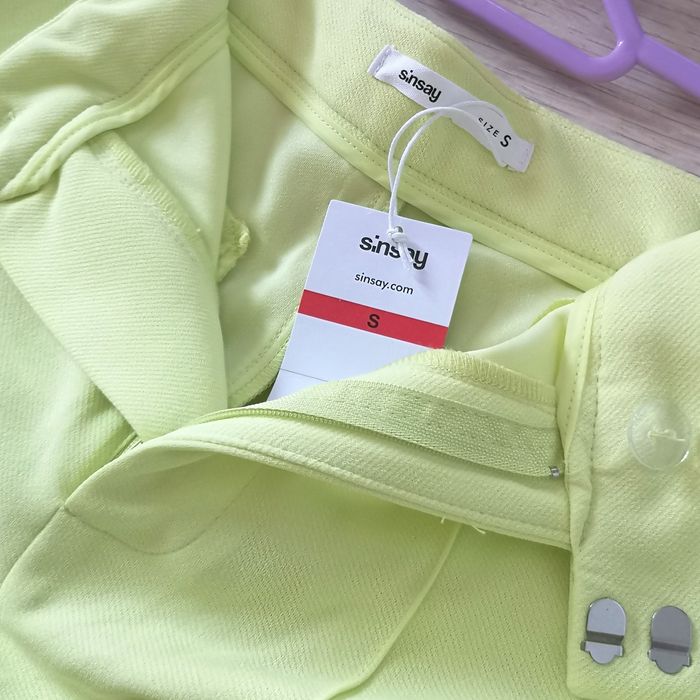 Красив  дамски костюм MANGO в  цвят фуксия размер S