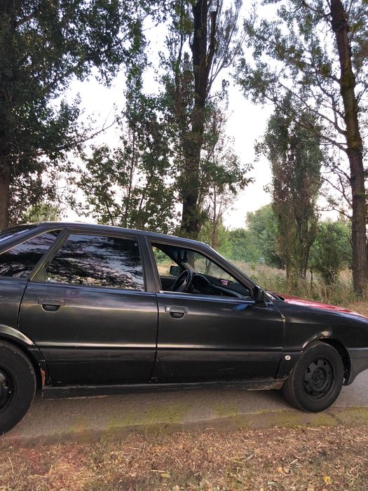Продам Audi 80 b3  1.8 моео