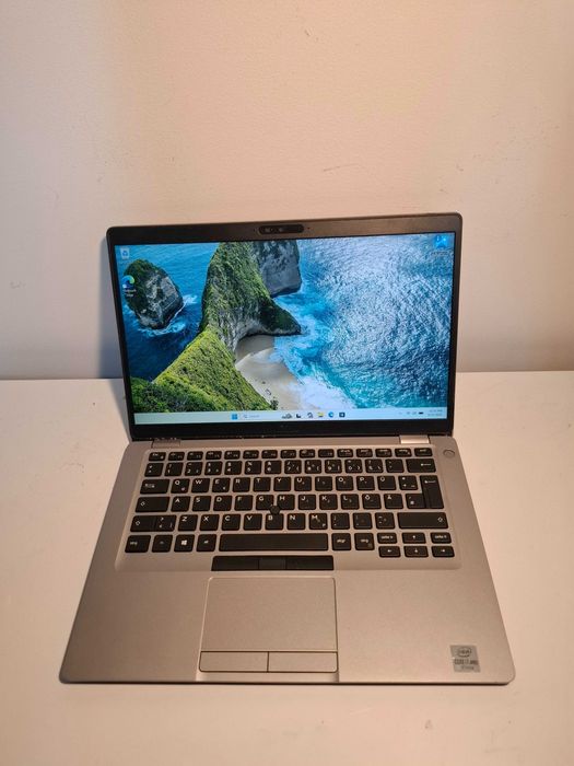 Laptop Dell cu i7 generatia a 10 a , video dedicat