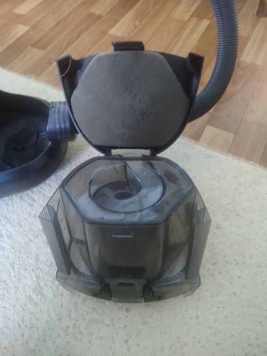 Пылесос  Bosch Bagles Vacuum Cleaner serie|4