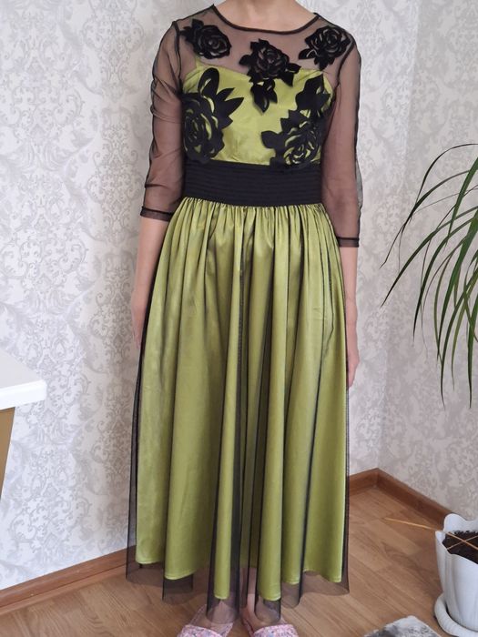 Продаю платья и брюки