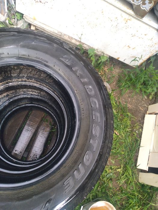 Покришка размер 265,65,17 летний