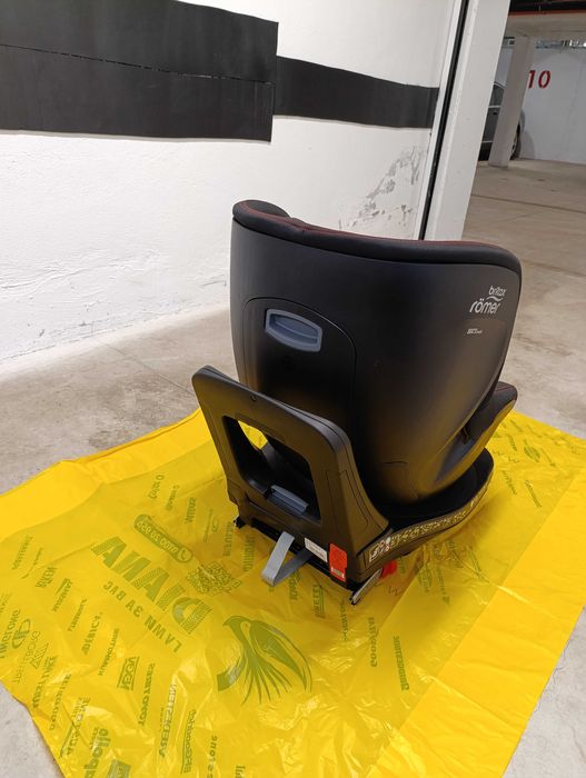 Столче за кола ISOFIX i-Size Britax Romer DUALFIX M Cool Flow