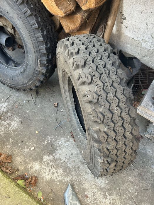 Гуми за уаз неизползвани