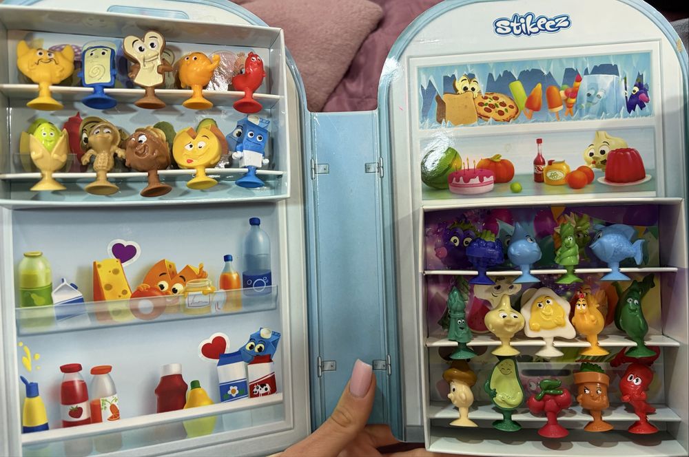 Стикита, колекции и различни