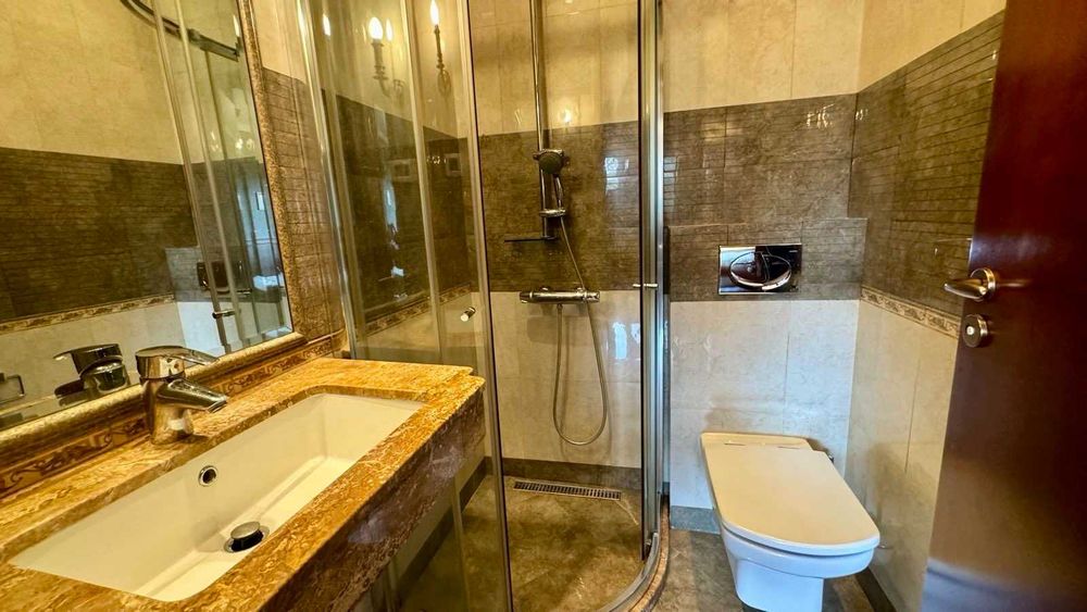 Продава се Тристаен апартамент в София, Витоша - 142 кв.м за 3200 €/кв.м - Снимка #3