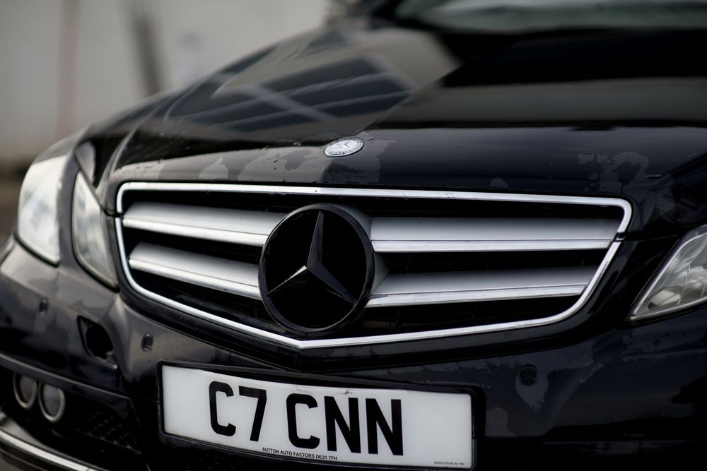 Dezmembrez Mercedes E W212 bara usa far stop capota haion jug sam