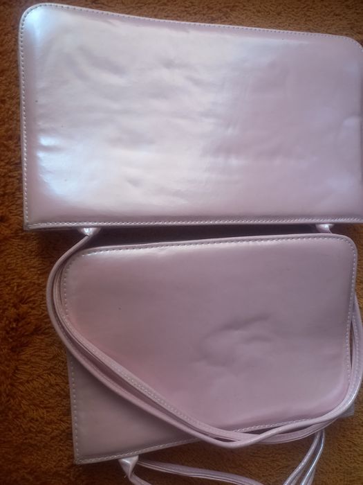 Продавам маркови дамски чанти.