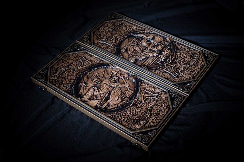 Joc de table din lemn natural, lucrat manual