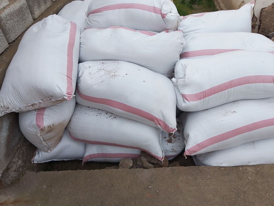 Продам  песок и булыжники