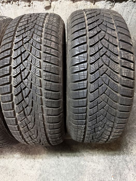 215/55/17 GoodYear 4бр дот21