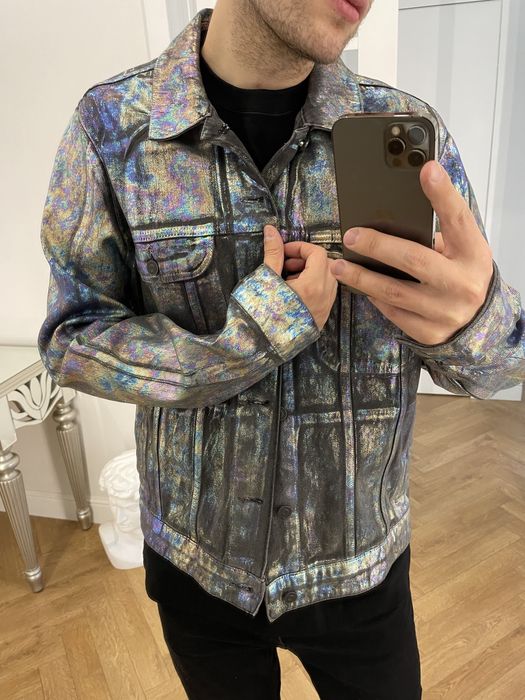 Продам джинсовку новую .